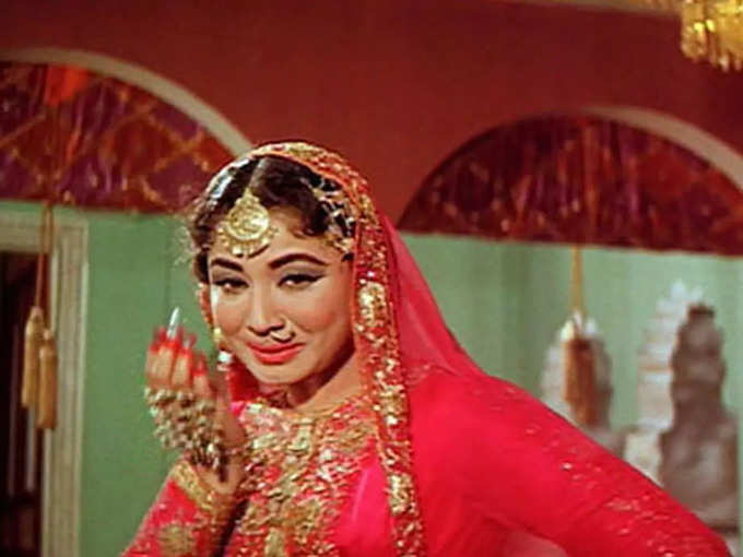 tragedy queen Meena Kumari 1