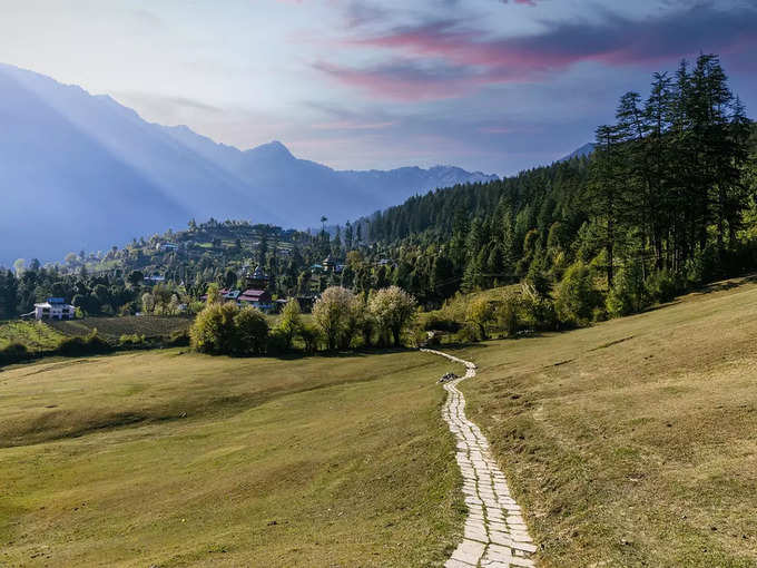 घाटी के माध्यम से करें ट्रैकिंग -