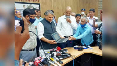 Bihar Board Matric Result :  औरंगाबाद की रामायणी राय बिहार टॉपर, रजौली की सानिया और मधुबनी के विवेक बने सेकंड टॉपर