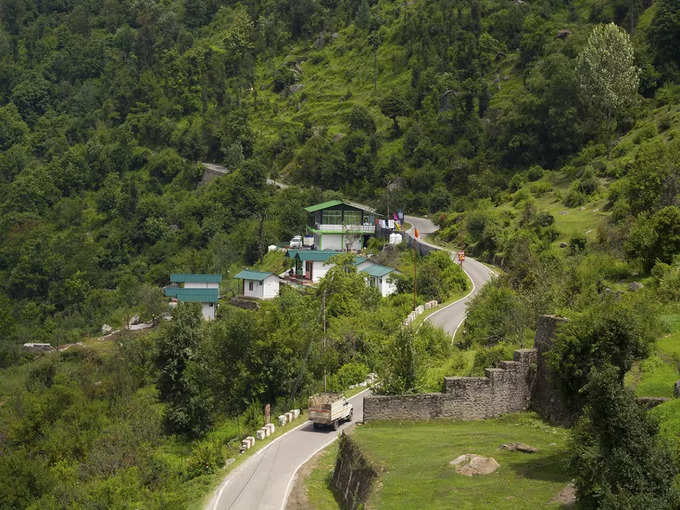 ट्रेक टू गुरसो बुग्याल - Trek To Gurso Bugyal