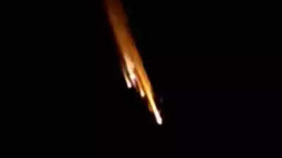 एमपी के आसमान में रहस्यमयी रोशनी... उल्का पिंड नहीं, हवा में जलता चीनी रॉकेट का मलबा है?