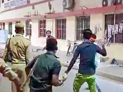Gorakhpur Temple Attack: योगींचं गोरक्षपीठ दहशतीखाली; असं आहे हल्लेखोराचं मुंबई कनेक्शन