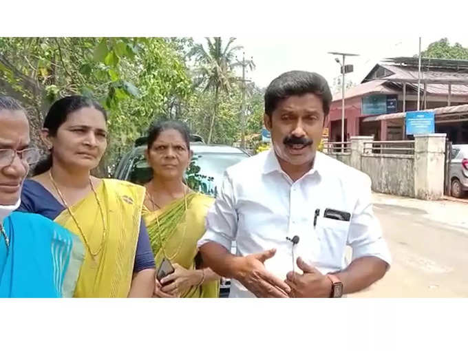 ​കാലുവാരിയത് അധികാരത്തിന് വേണ്ടി