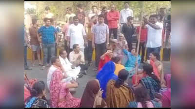 liquor shop protest : जबलपुर में शराब दुकान का विरोध कर रही महिलाओं ने दुकान में घुसकर संचालक से की मारपीट