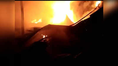 Indore News : गुस्‍से में बुआ ने अपनी झोपड़ी जलाई, आग फैलने से पड़ोस में सो रही दो मासूम बच्चियों की मौत