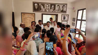 MP News : मांगों को लेकर धरने पर बैठी आंगनबाड़ी कार्यकर्ताओं से कमलनाथ ने की मुलाकात