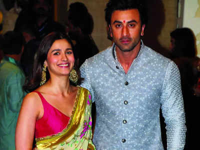 Ranbir-Alia Wedding Guestlist: आलिया भट्ट और रणबीर कपूर में चार-चांद लगाएंगे भंसाली , शाहरुख खान समेत ये सितारे