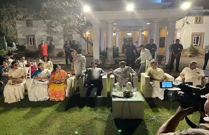 sharad pawar dinner party