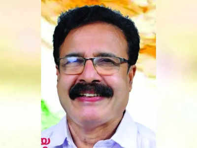 സമരക്കാര്‍ക്കിടയിലേക്ക് കാറോടിച്ചു കയറ്റി; തൃശൂർ മേയർക്കെതിരെ ജാമ്യമില്ലാ കേസ്