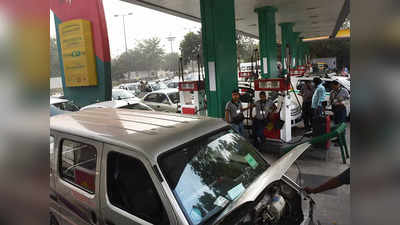 CNG Price in Delhi: CNG के ऐसे बढ़े दाम, गाड़ियां छोड़ पब्लिक ट्रांसपोर्ट अपना रहे हैं दिल्ली के लोग