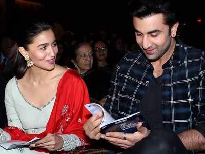 Ranbir-Alia Wedding :मी कुठे साधी आहे!रणबीरच्या नात्यांवर बोलताना आलियानं केली तिच्या एक्सची उजळणी