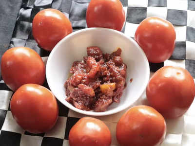 Tomato Pickle: खाने का बढ़ जाएगा स्‍वाद, झटपट ऐसे बनाएं टमाटर खट्टा-मीठा आचार