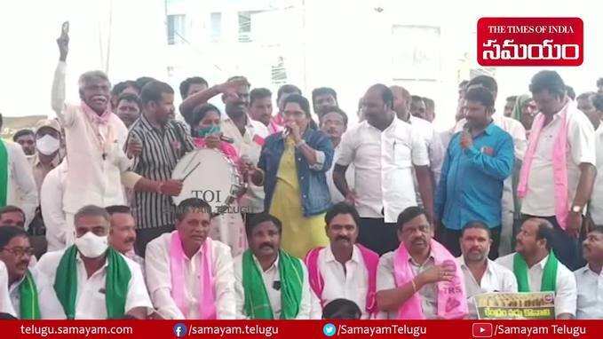 నల్గొండ జిల్లా కేంద్రంలో TRS నిరసన దీక్ష