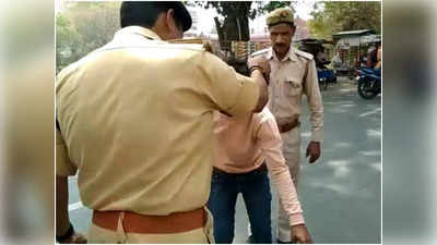 Kanpur News: छात्रा से छेड़छाड़ कर रहे युवक को एसीपी ने जड़े कई थप्पड़, वीडियो हुआ वायरल