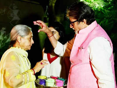48 साल पहले दुल्हन बनीं जया बच्चन ने साधारण सी साड़ी पहन अमिताभ बच्चन संग लिए थे फेरे, बहू ऐश्वर्या राय से भी ज्यादा सुंदर था लुक