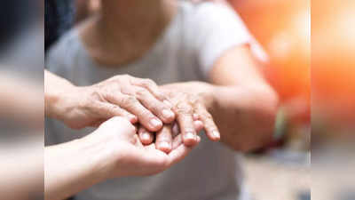 World Parkinsons Day 2022: वर्ल्ड पार्किंसंस डे स्पेशल, इन हाथों को साथ की जरूरत