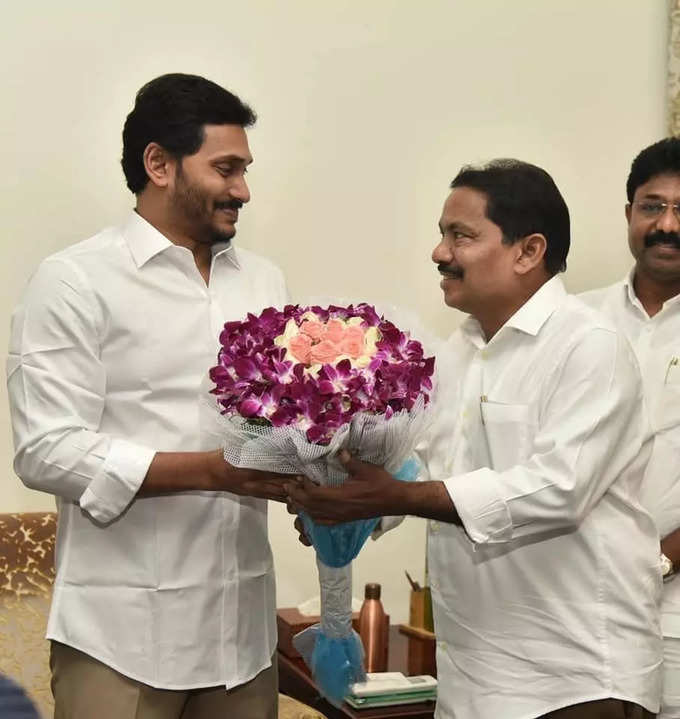 పినెపె విశ్వరూప్