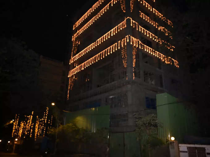 Lighting trail at Krishnaraj bungalow in Bandra