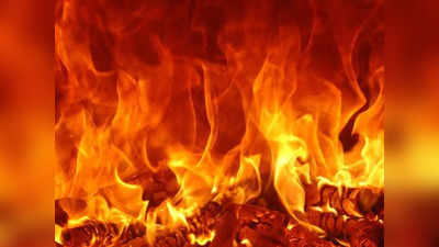 Chhatarpur News : शॉर्ट-सर्किट से किराना दुकान में लगी आग, थैलों में रखे 11 लाख रुपए भी जल कर खाक