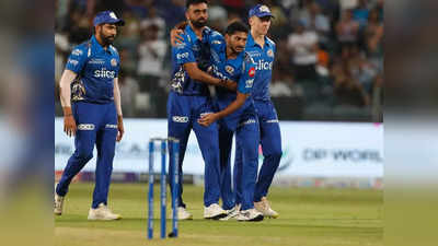 गेंदबाजों को भी मिलने चाहिए पर्याप्त मौके- मुंबई इंडियंस की रणनीति पर वीरेंद्र सहवाग ने उठाए सवाल