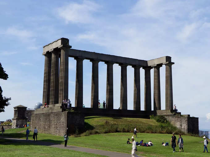 स्कॉटलैंड का राष्ट्रीय स्मारक - National Monument of Scotland