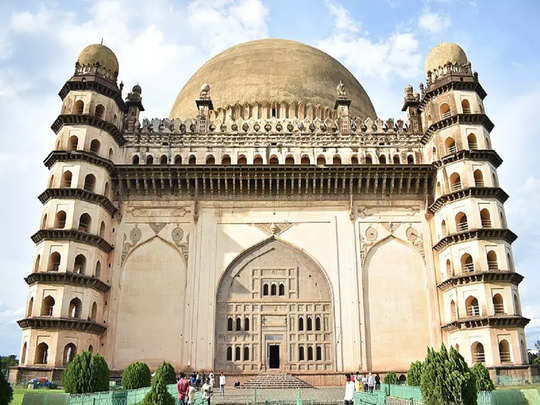 Information About Gol Gumbaz,भारत की इस जगह पर है विश्व का दूसरा सबसे बड़ा गुंबद, जहां से दिखता है पूरे शहर का हसीन नजारा - bijapur gol gumbaz world second largest dome -