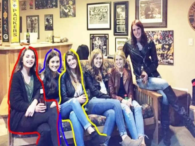 Four girls optical illusin image