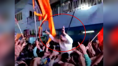 Neemacha News : हाथ में तलवार लेकर BJP जिला अध्यक्ष ने किया डांस, पूछे दिग्विजय सिंह- हथियार रखने की इजाजत थी?