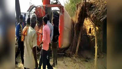Amethi Bus Accident: पेड़ से टकराकर झोपड़ी पर जा पलटी रोडवेज बस, 3 यात्री घायल, ड्राइवर-कंडक्टर गंभीर