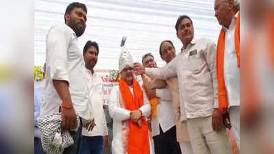 Bhupendra Singh: योगी सरकार के मंत्री को भाजपाइयों ने पहनाया चांदी का मुकुट, किया जोरदार स्वागत
