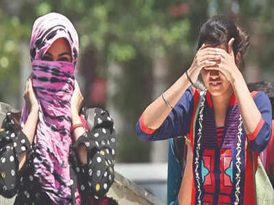 Delhi Weather: दिल्लीवासियों को लू से जल्द राहत मिलने के आसार, अगले दो दिनों में गिरेंगी राहत की बूंदें