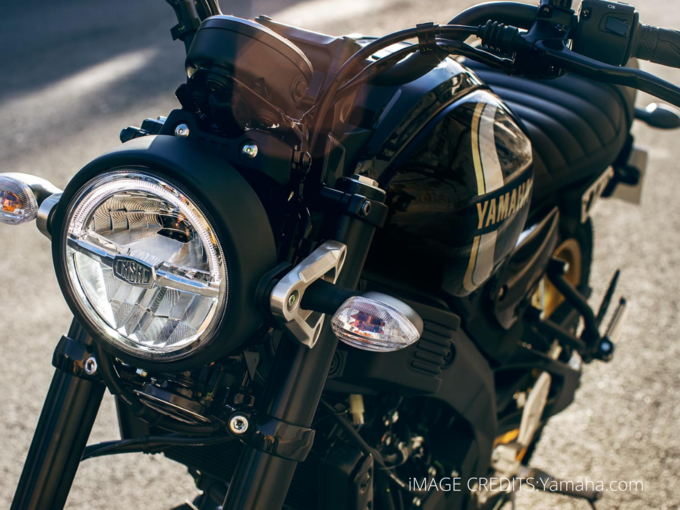 Yamaha XSR 125 legacy edition front