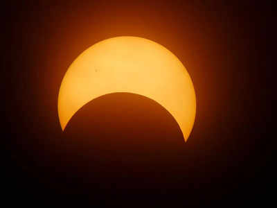 Solar Eclipse 2022: মেষ রাশিতে বছরের প্রথম সূর্যগ্রহণ, ভাগ্য চমকাবে ৫ রাশির জাতকদের