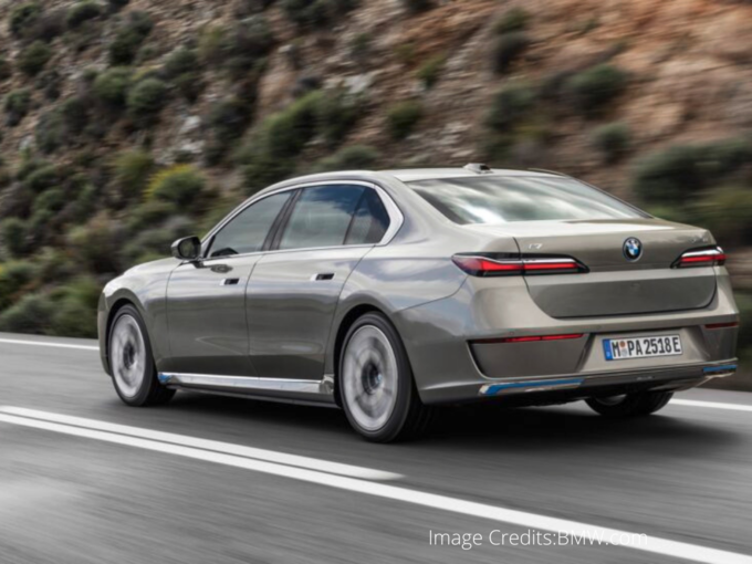 BMW i7 REAR