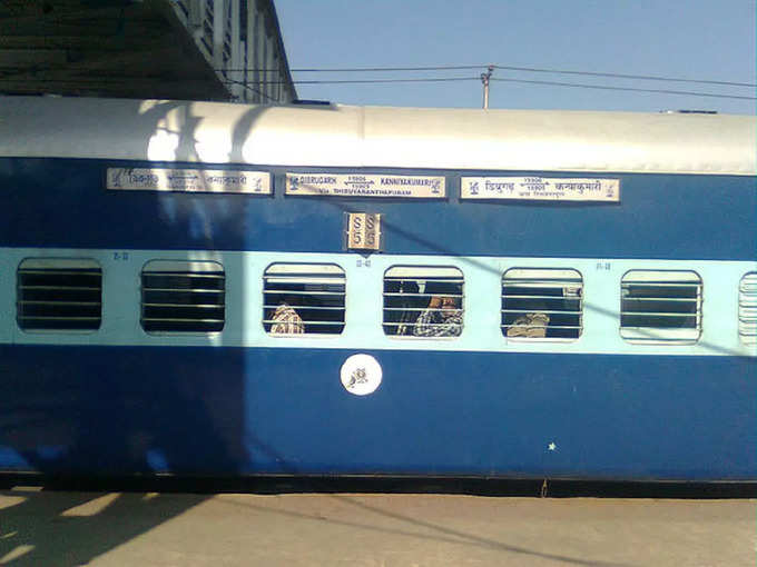 विवेक एक्सप्रेस (डिब्रूगढ़ से कन्याकुमारी) - Vivek Express (Dibrugarh to Kanyakumari)