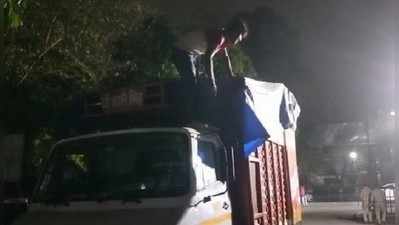 Noida Police: डीजे बंद कराने गई नोएडा पुलिस पर बदतमीजी का आरोप, Police ने किया इन्कार