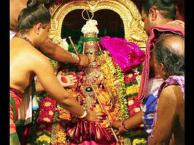 देवी मीनाक्षी के विवाह के गवाह बने लाखों श्रद्धालु