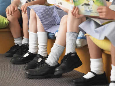 मजबूत और हल्के होने के साथ ही देखने में भी स्टाइलिश हैं ये ब्लैक Girls School Shoes, कई साइज में हैं उपलब्ध