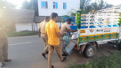 மூட்டை முட்டையாக சிக்கிய வெடி மருந்து; வேற லெவல் கவனிப்பு கொடுத்த சீர்காழி டிஎஸ்பி!