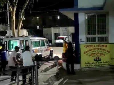 Morena News : नहर के पास खड़े चार लोगों को तेज रफ्तार लोडिंग वाहन ने मारी टक्‍कर, हादसे में 3 की मौत, एक गंभीर