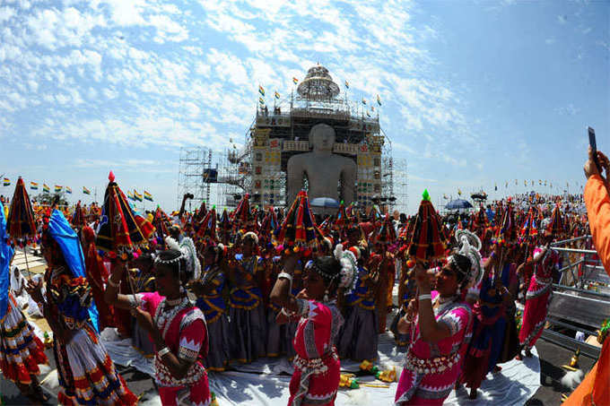 महामस्ताभिषेक में नृत्य का अयोजन