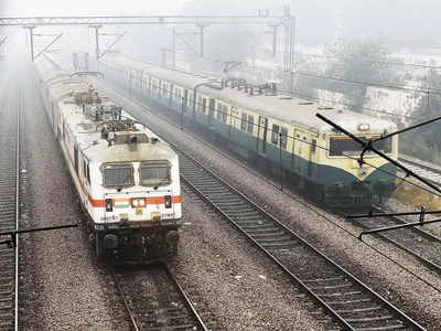 2024 तक इंतजार, फिर 160 की स्पीड से दौड़ेंगी ट्रेनें... दिल्ली-हावड़ा रूट पर ट्रेनें दौड़ाने का काम एक साल हुआ लेट