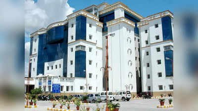 Lucknow News: RML अस्‍पताल का बुरा हाल! मां को गोद में लिए भटकता रहा शख्‍स, बिना इलाज हो गई मौत