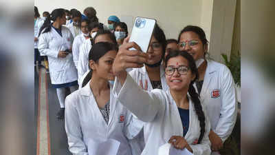 दिल्ली हाईकोर्ट का आदेश, 12वीं में 50 फीसदी अंक होने पर ही डॉक्टरों का होगा पंजीकरण