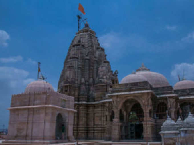 हाटकेश्वर महादेव मंदिर के करें दर्शन