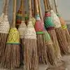 Know benefits of broom vastu shastra