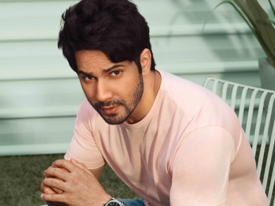 মা কে কুপিয়ে খুন করতে পারেন Varun Dhawan! অভিনেতার মানসিক স্থিতাবস্থা নিয়ে চিন্তায় করুণা!!