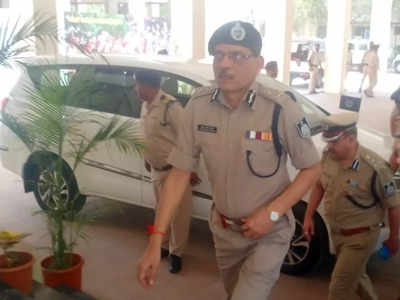 MP News : तीन दिन के दौरे पर इंदौर पहुंचे DGP सुधीर सक्‍सेना, बेहतर काम के लिए इंदौर पुलिस की तारीफ