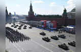 टैंक, तोप, मिसाइलें और सैनिक... मॉस्को की सड़कों पर क्यों उतरी रूसी सेना? तस्वीरें देख माजरा समझें