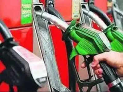 Petrol-Diesel Price: চড়া দামে বিক্রি হচ্ছে পেট্রল-ডিজেল, কলকাতার রেট জানেন?